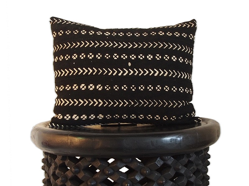 Cushion 40 x 50cm /16" x 20" - Black Cushion 40 x 50cm /16" x 20" - Black